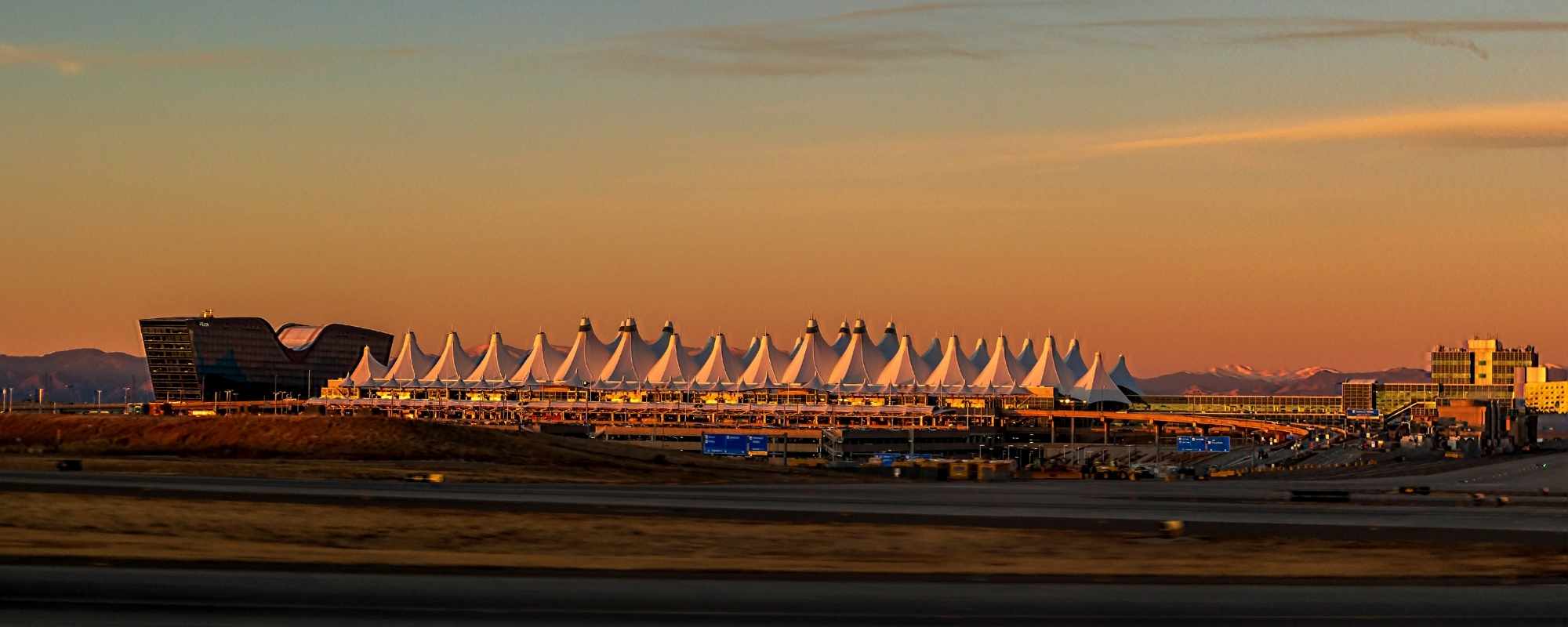 Denver North ec0fc6ceecc8dd9bec63b2f505cba4c1.jpg